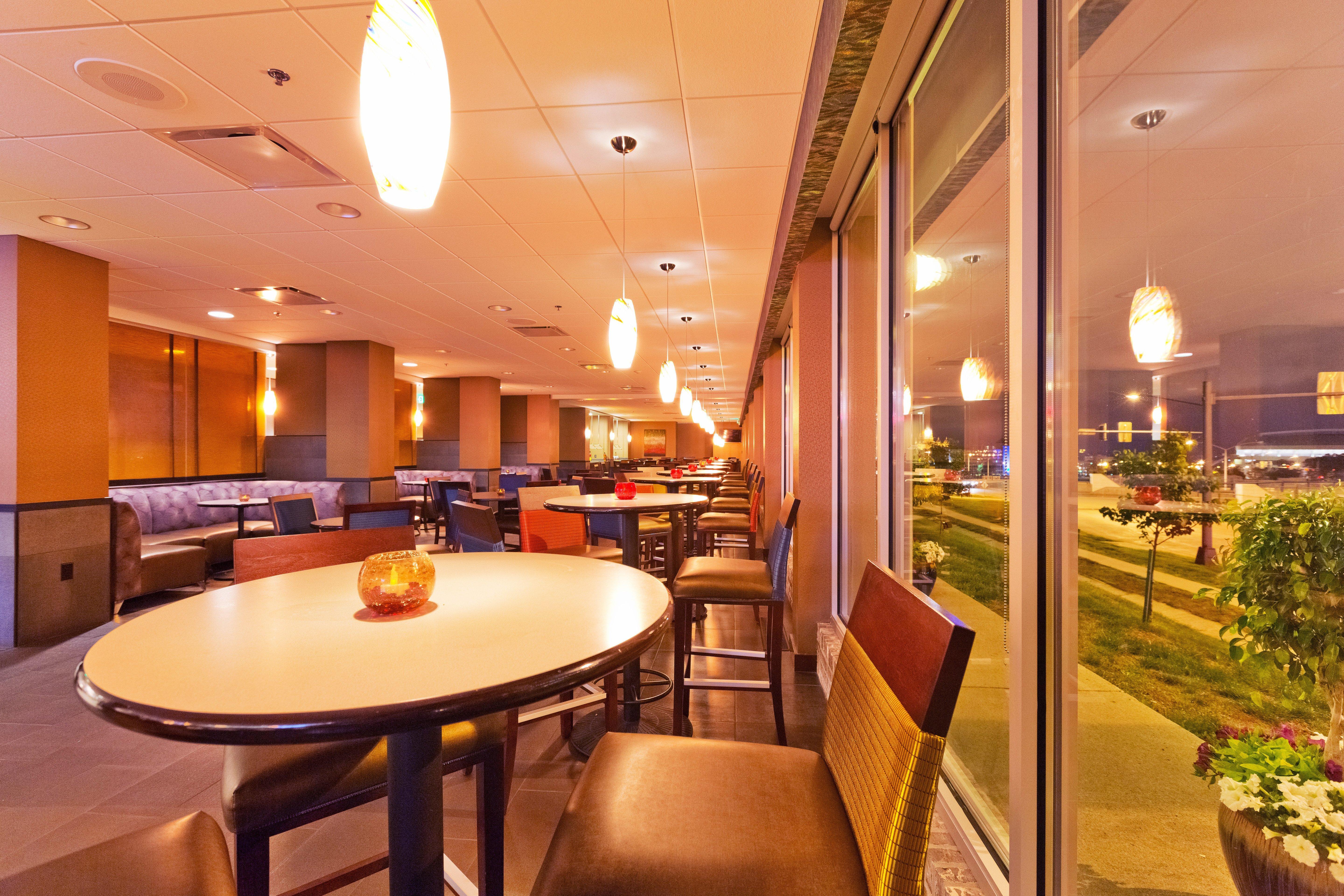 Holiday Inn Des Moines-Downtown-Mercy Campus By Ihg Esterno foto
